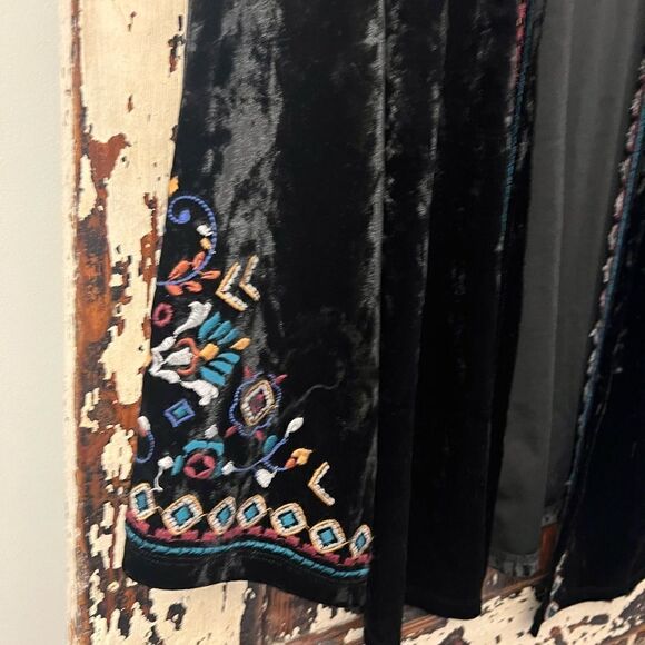 Bohemian est.1946 velvety open embroidered cardigan. Size Medium. - Picture 3 of 7